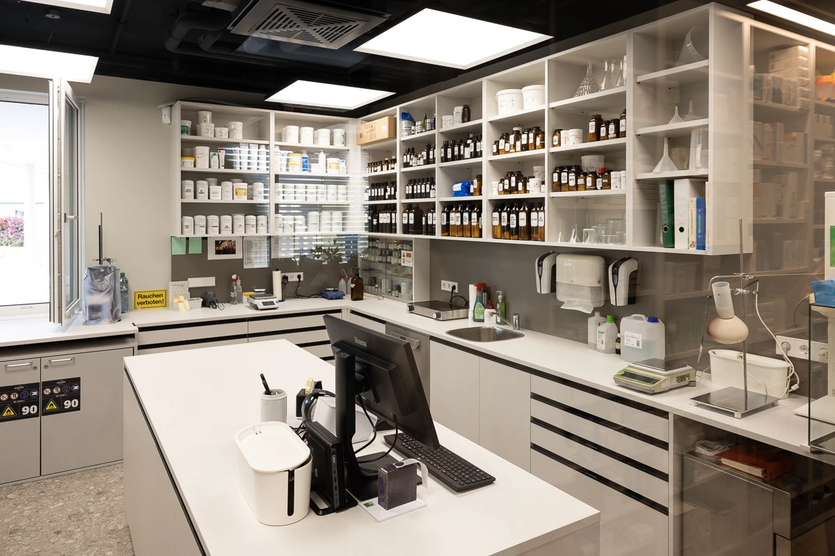 Innenraum der Katharinen Apotheke Freistadt